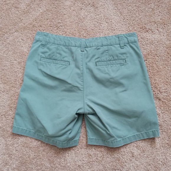 GAP Shorts - Picture 2 of 6